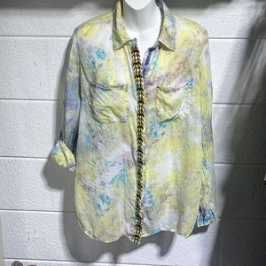 Magazine brand size medium button down shirt